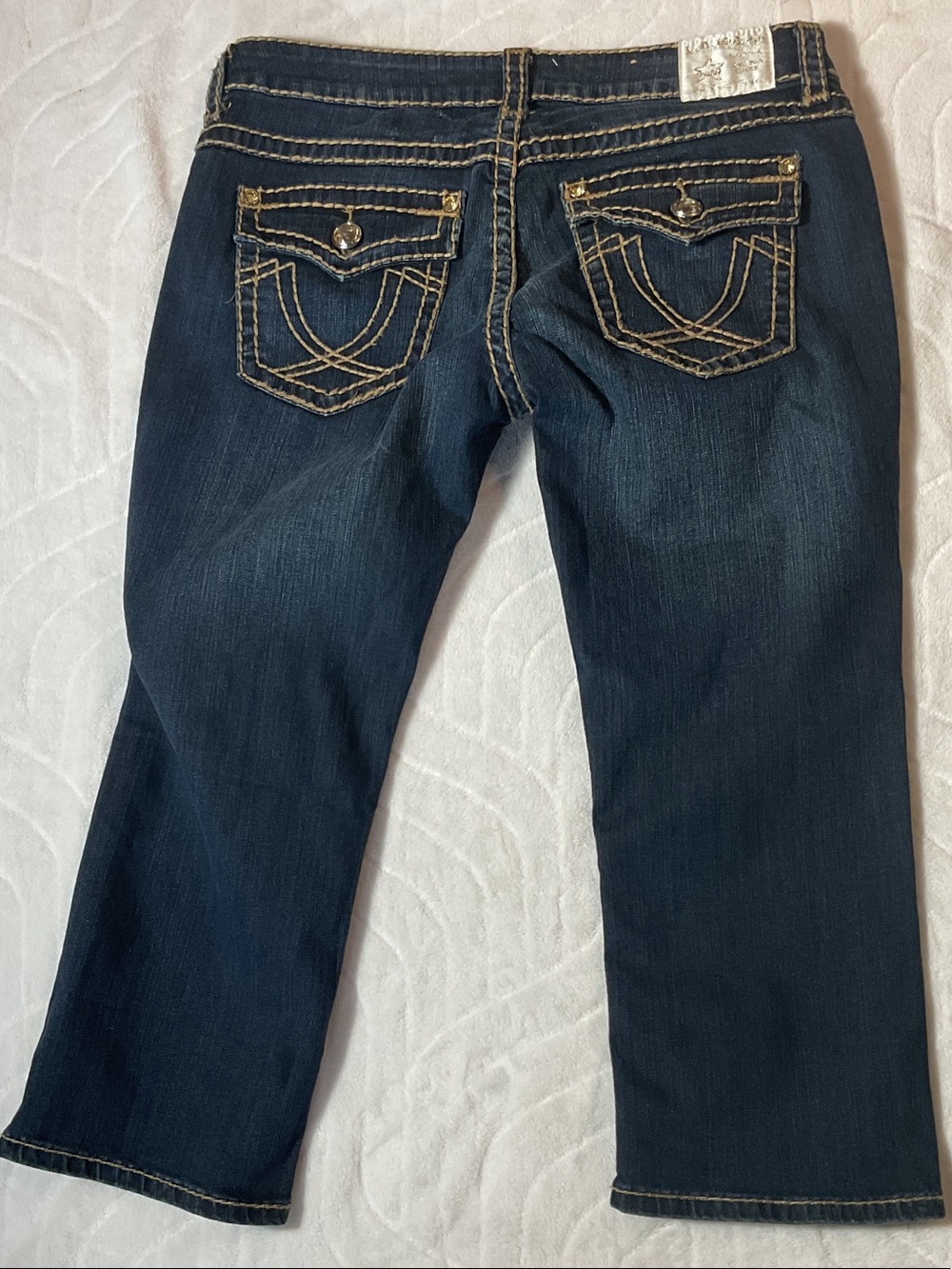 L.A. idol Dark Blue Capris with Contrast Stitching
